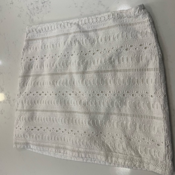 GAP Elegant White Eyelet A-Line Skirt - Picture 11 of 14